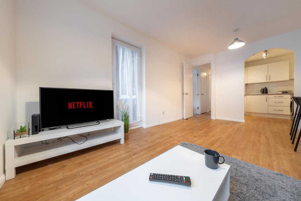 Luxury 2 Bed Apartment Stansted Airport Bishops Stortford Μπίσοπς Στόρτφορντ Εξωτερικό φωτογραφία