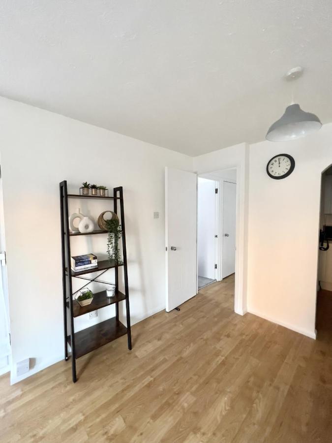 Luxury 2 Bed Apartment Stansted Airport Bishops Stortford Μπίσοπς Στόρτφορντ Εξωτερικό φωτογραφία
